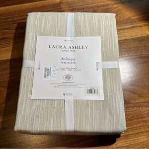 Laura Ashley arabesque gold tablecloth 60“ x 120“ new with tags